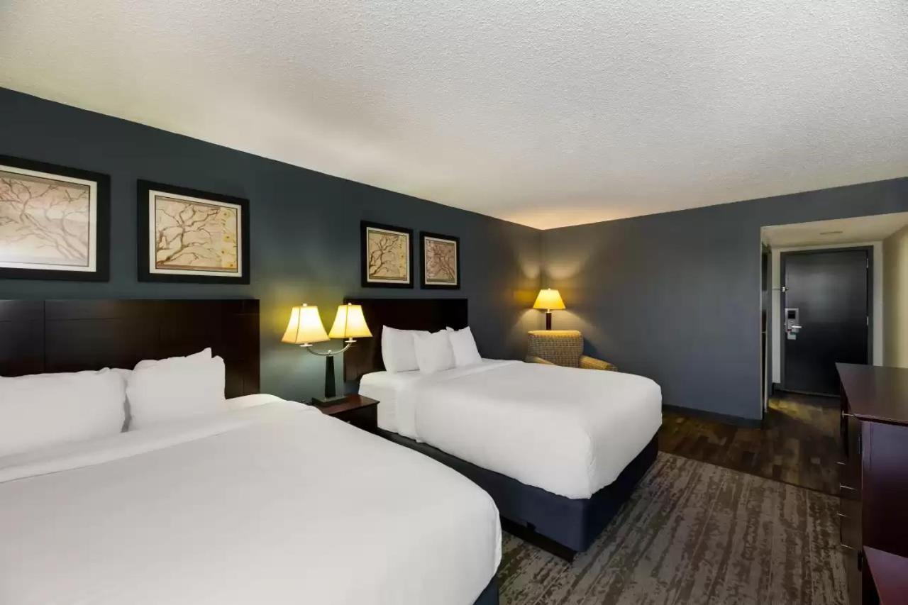 Clarion Hotel San Angelo Near Convention Center Exterior foto