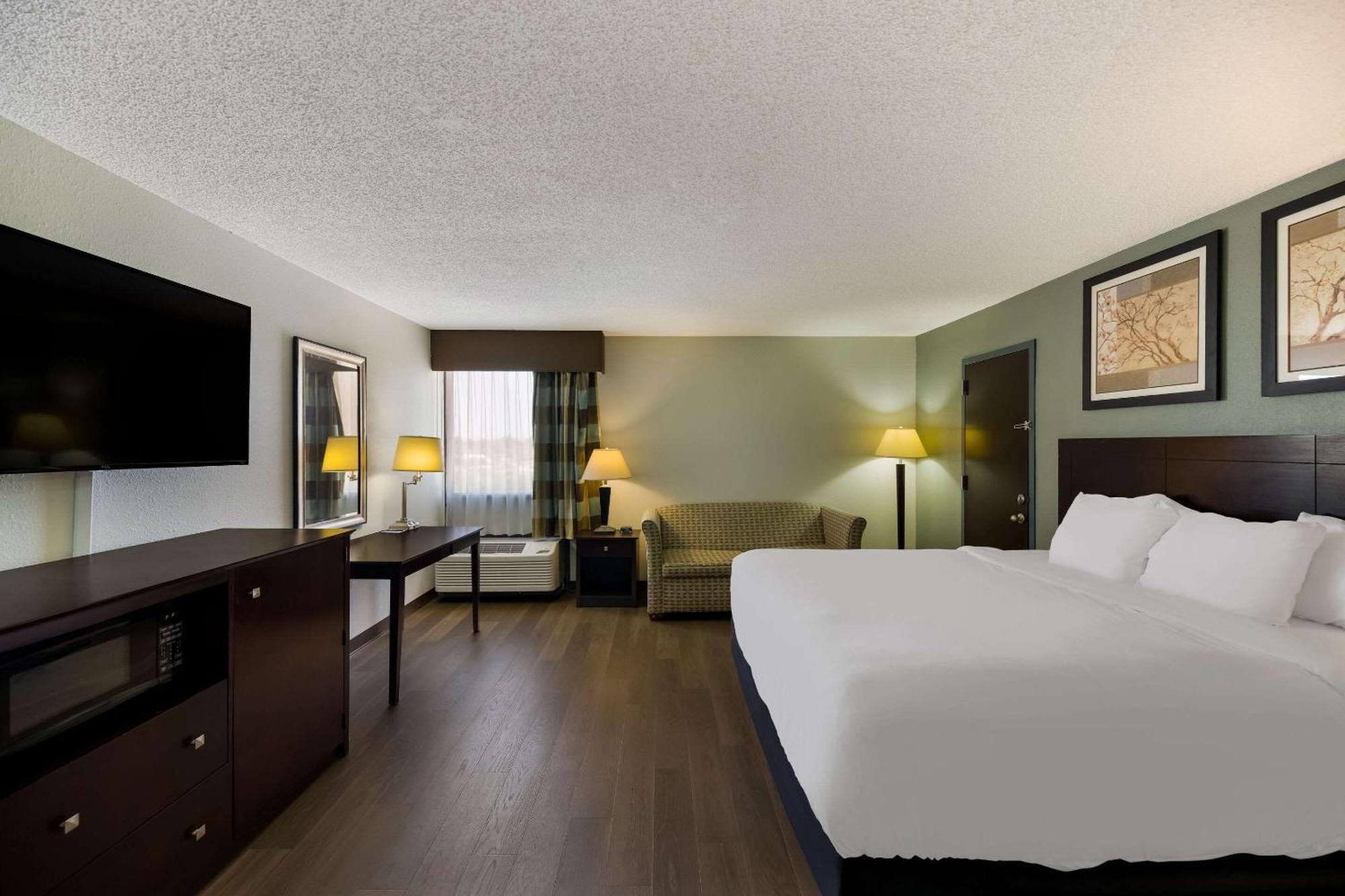 Clarion Hotel San Angelo Near Convention Center Exterior foto