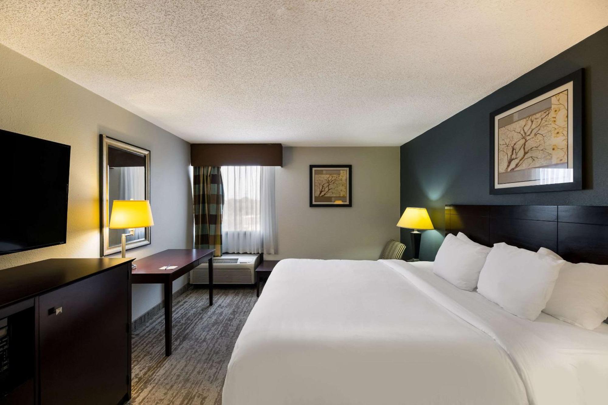 Clarion Hotel San Angelo Near Convention Center Exterior foto